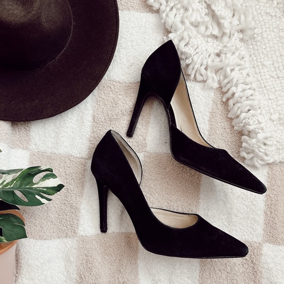 Vince Camuto Shoes - Vince Camuto suede black pump heels! Classic!